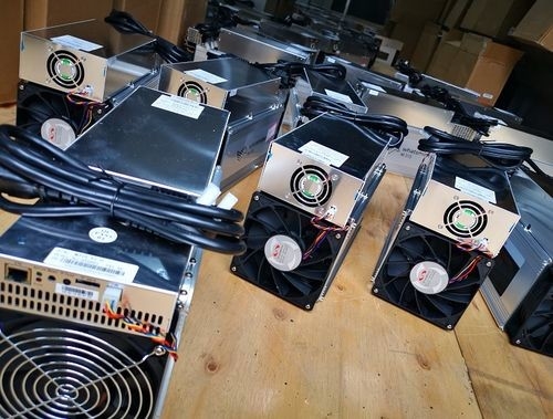 SHA 256 3360W Whatsminer M31s+ 80. Hashrate mit Fans P.S. 2